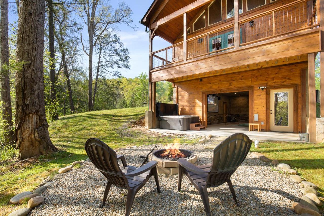 Poolin Around Villa Gatlinburg Exterior photo